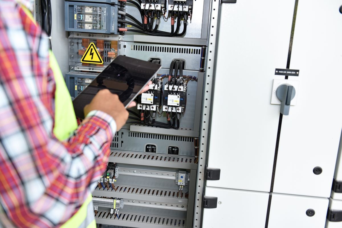 Electrician and voltage measuring instrument of the thermal generator, and record readings for sheet maintenance for annual inspection. Electrician and voltage measuring instrument of the thermal generator, and record readings for sheet maintenance for annual inspection.